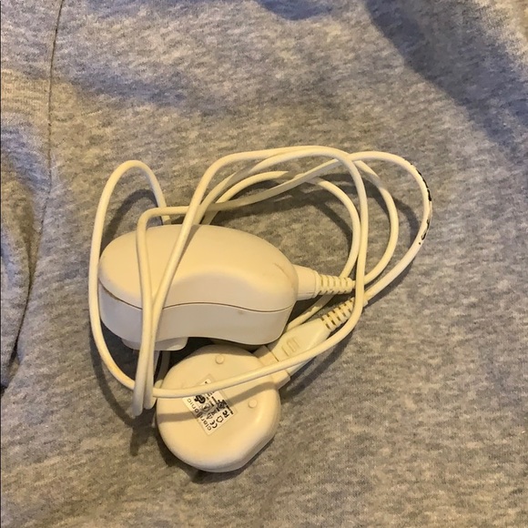 Clairisonic Mia 2 Lavender Cleansing Brush - Picture 2 of 3